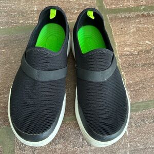 Oofos OOMG EEZEE low shoe